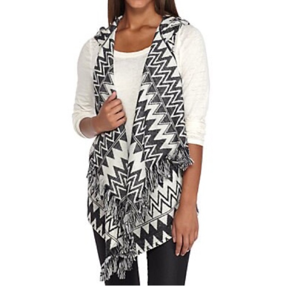 Jolt Tribal Fringe Hooded Vest Black White M
